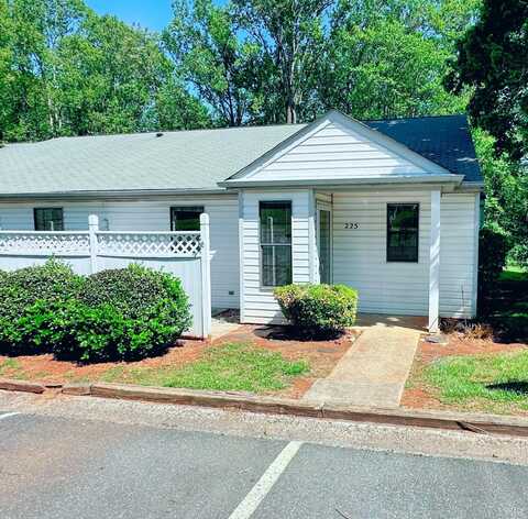 225 Countryplace Lane, Lynchburg, VA 24501