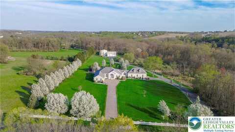 901 Meyer Road, Bushkill, PA 18064