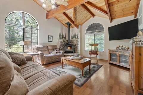 677 Saint Andrews Drive, Arnold, CA 95223