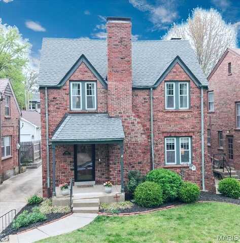 7447 Stanford Avenue, Saint Louis, MO 63130