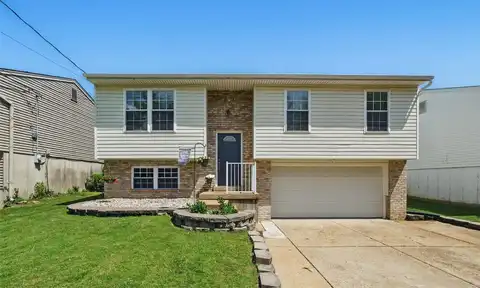 241 Green Jade Estates Drive, Fenton, MO 63026