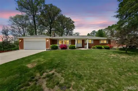 220 Parkmanor Drive, Columbia, IL 62236