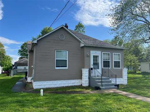 714 Montgomery Street, Staunton, IL 62088
