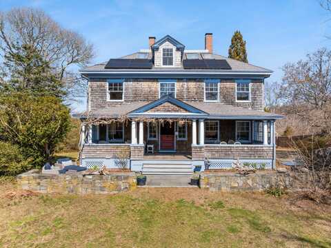 10 Quissett Avenue, Woods Hole, MA 02543
