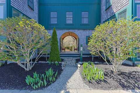 8 Meadow Road, Provincetown, MA 02657