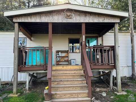 111 Cross Road, Gilboa, NY 12076