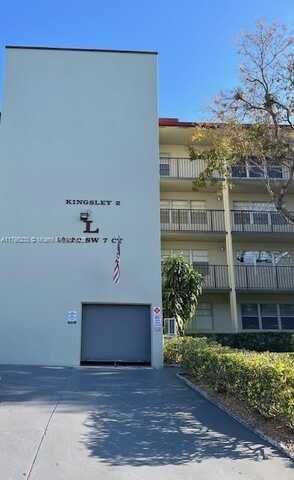 13250 SW 7th Ct, Pembroke Pines, FL 33027