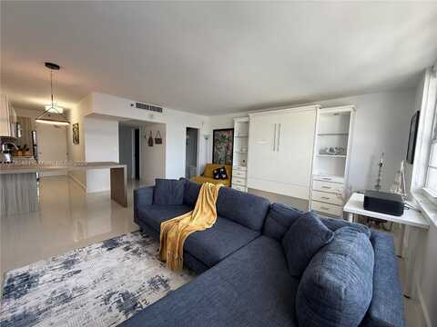 100 Lincoln Rd, Miami Beach, FL 33139