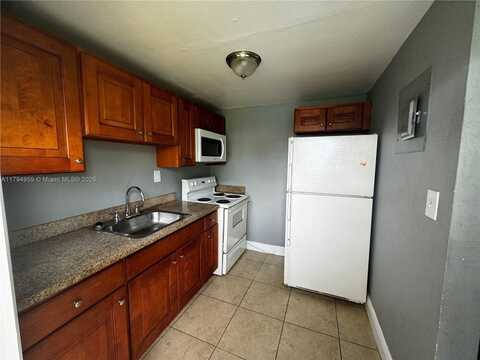 4017 SW 24th St, West Park, FL 33023