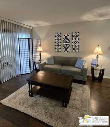 2810 N Arcadia Ct, Palm Springs, CA 92262