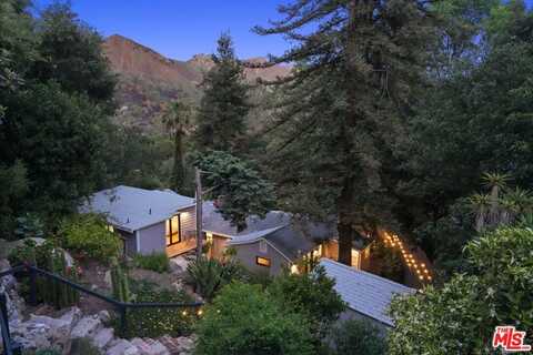 19817 Montau Dr, Topanga, CA 90290