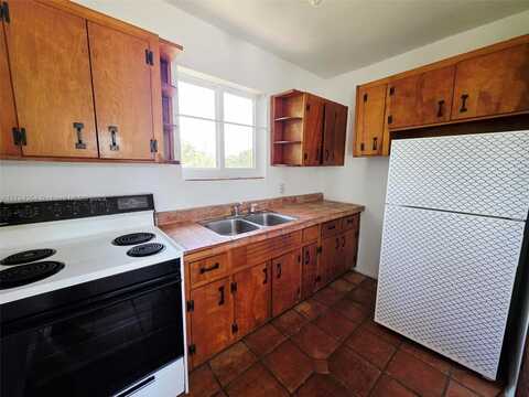 524 Hampton Rd, West Palm Beach, FL 33405