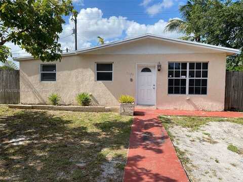 1131 NE 211th St, Miami, FL 33179