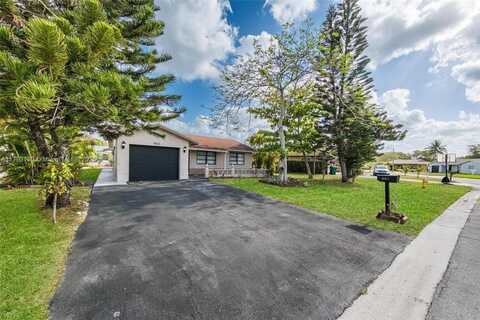 9103 NW 81st Ct, Tamarac, FL 33321