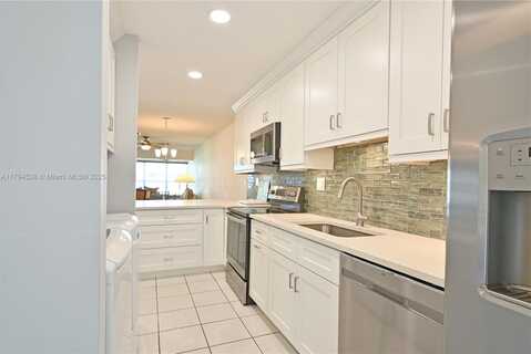 1720 NW 19th Ter, Delray Beach, FL 33445