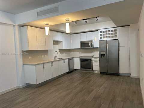 999 SW 1st Ave, Miami, FL 33130