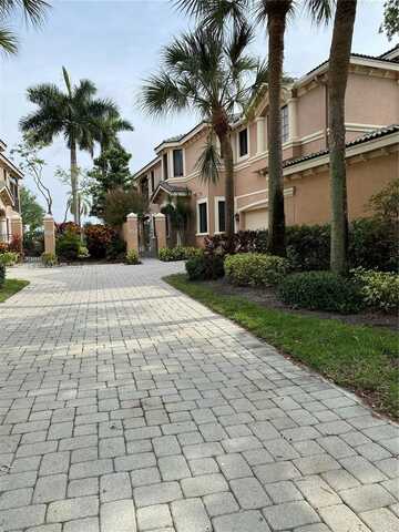 2697 Center Ct Dr, Weston, FL 33332