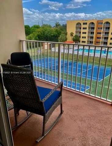 6980 NW 186th St, Hialeah, FL 33015