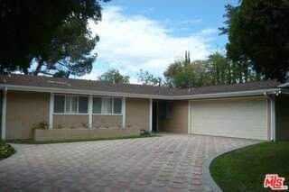 20553 Califa St, Woodland Hills, CA 91367