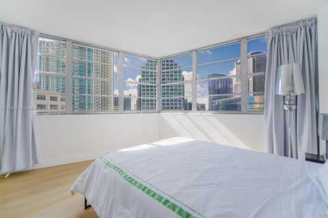 801 Brickell Bay Dr, Miami, FL 33131