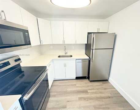 8101 Crespi Blvd, Miami Beach, FL 33141
