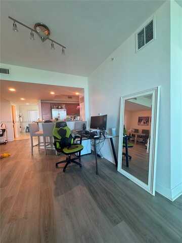 15051 Royal Oaks Ln, North Miami, FL 33181