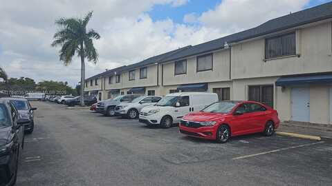8430 NW 8th St, Miami, FL 33126