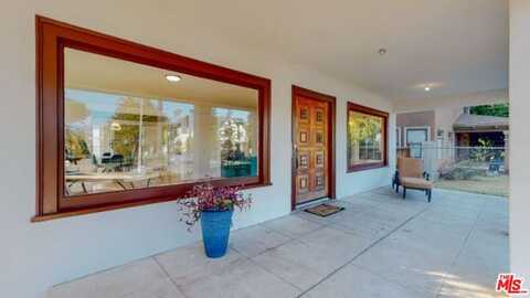 1867 Wellington Rd, Los Angeles, CA 90019