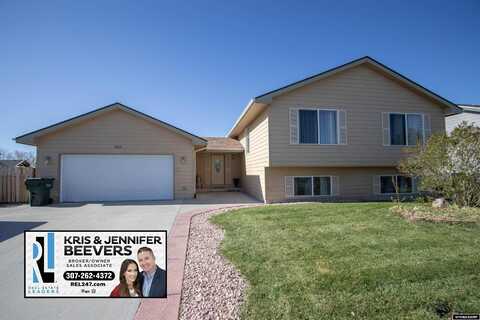 2223 Omaha Trail, Bar Nunn, WY 82601