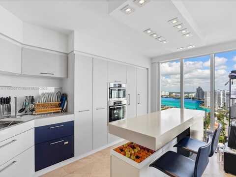 19111 Collins Ave, Sunny Isles Beach, FL 33160