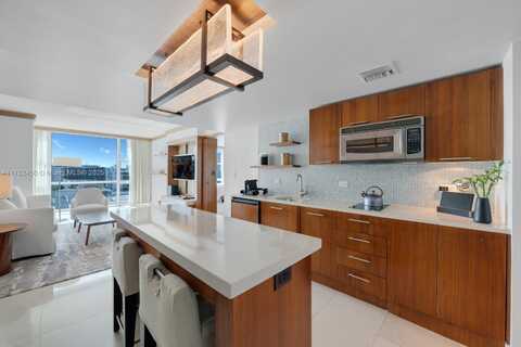 6801 Collins Ave, Miami Beach, FL 33141