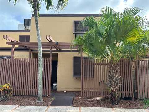 10850 S Golfview Dr, Pembroke Pines, FL 33026