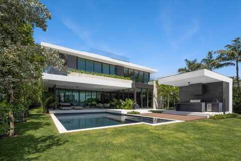 5515 Pine Tree Dr, Miami Beach, FL 33140