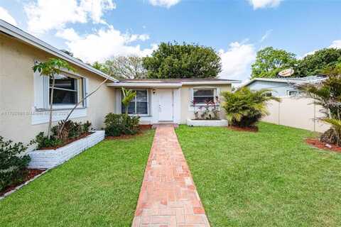 7717 SW 9th St, North Lauderdale, FL 33068