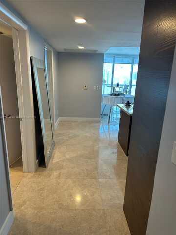 495 Brickell Ave, Miami, FL 33131