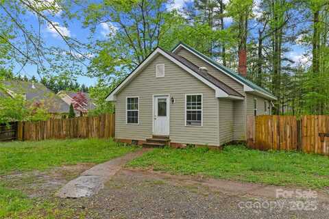 73 Pike Place, Brevard, NC 28712