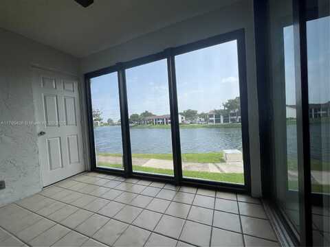 203 Lake Pointe Dr, Oakland Park, FL 33309