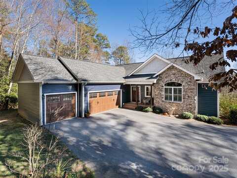 234 Andrews Road, Zirconia, NC 28790