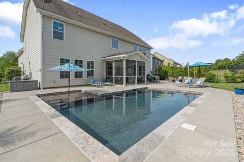 7405 Albemarle Drive, Denver, NC 28037
