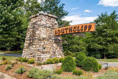 498 Southcliff Parkway, Fairview, NC 28730