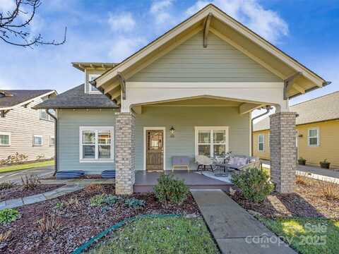 68 Bungalow Way, Brevard, NC 28712