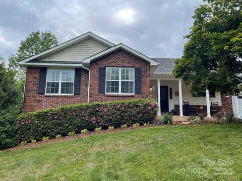 47 Chastain Hill Road, Mills River, NC 28759