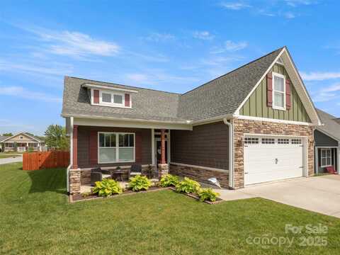 2 Montaugue Street, Arden, NC 28704