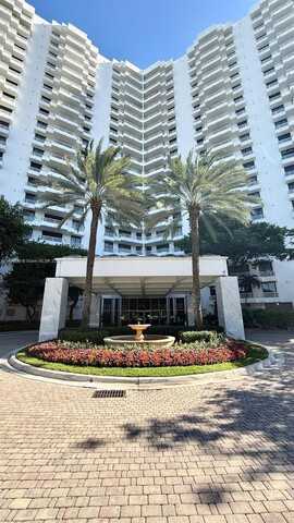3300 NE 192nd St, Aventura, FL 33180