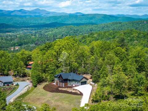 636 Crystal Heights Drive, Hendersonville, NC 28739