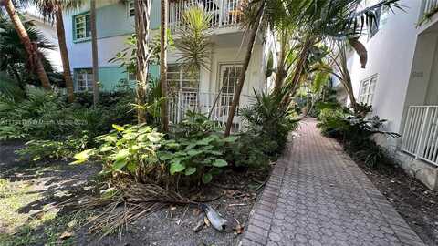 911 Meridian Ave, Miami Beach, FL 33139