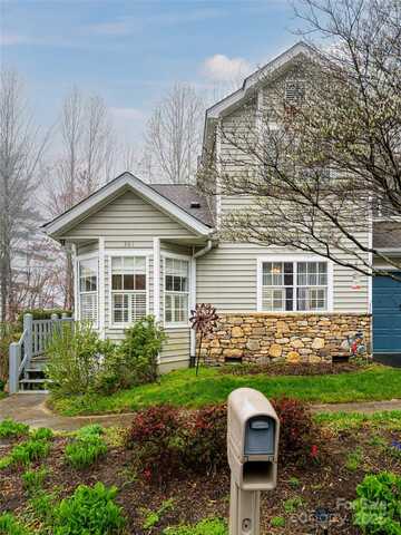 361 Laurel Park Place, Hendersonville, NC 28791