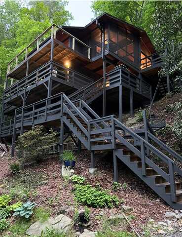 3077 Phoebe Lane, Lenoir, NC 28645