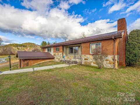 372 Hamilton Road, Penrose, NC 28766