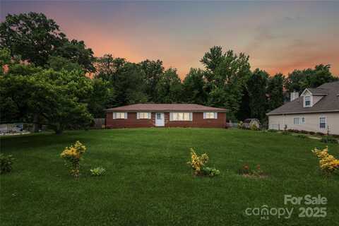 4623 DRIFTER Drive, Charlotte, NC 28227